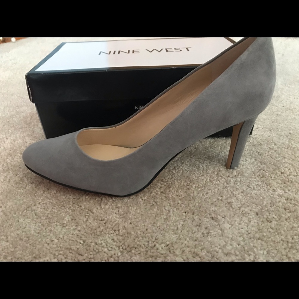 Grey suede heels- Nine West